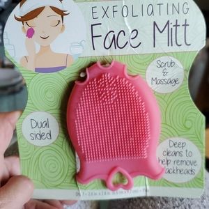 Exfoliating Face Mitt